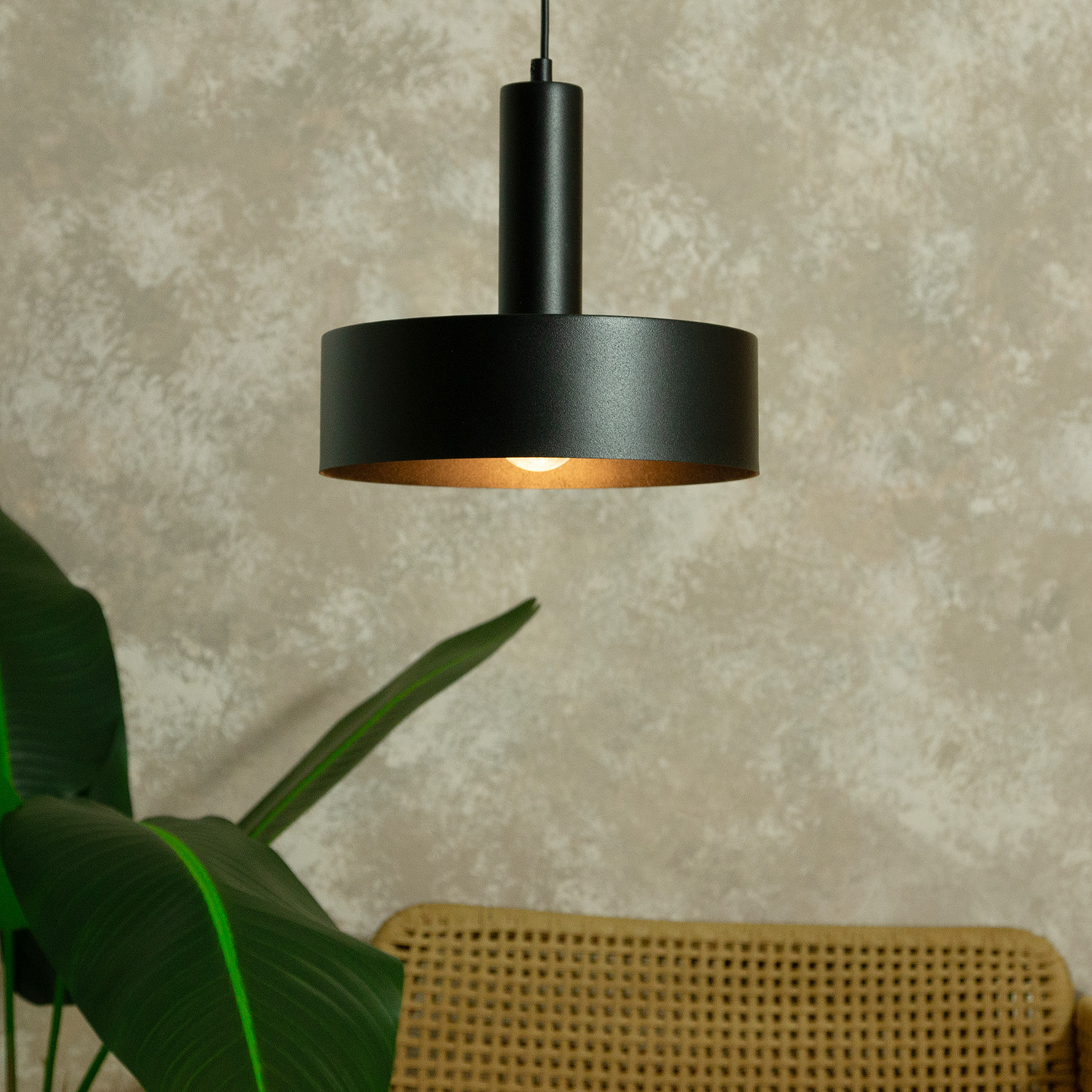 Lampa wisząca VITRUM koło czarna Lampa wisząca VITRUM koło czarna