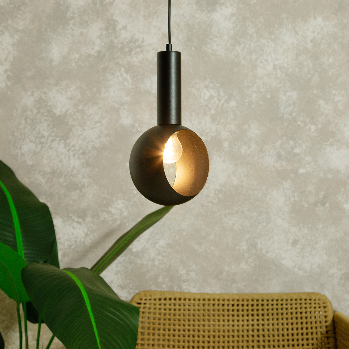 Lampa wisząca VITRUM oczko czarna